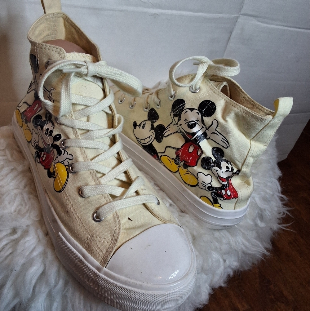 Disney Mickey Mouse Nostalgia High-Top Sneakers - Cream and Red 41/10 - Picture 2 of 12